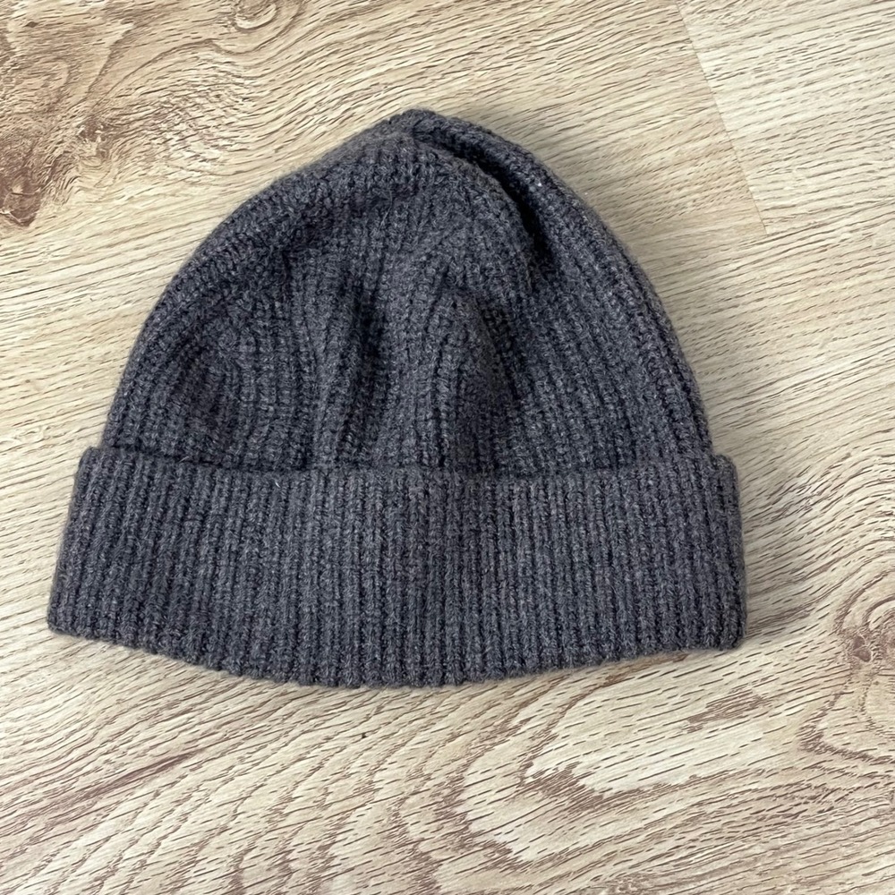 Quince Minimalist Cashmere Beanie Women XS/S Grey Ribbed Knit Cuffed Hat‎